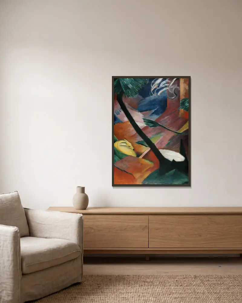 Rehe im Wald II von Franz Marc gerahmt an einer Wand