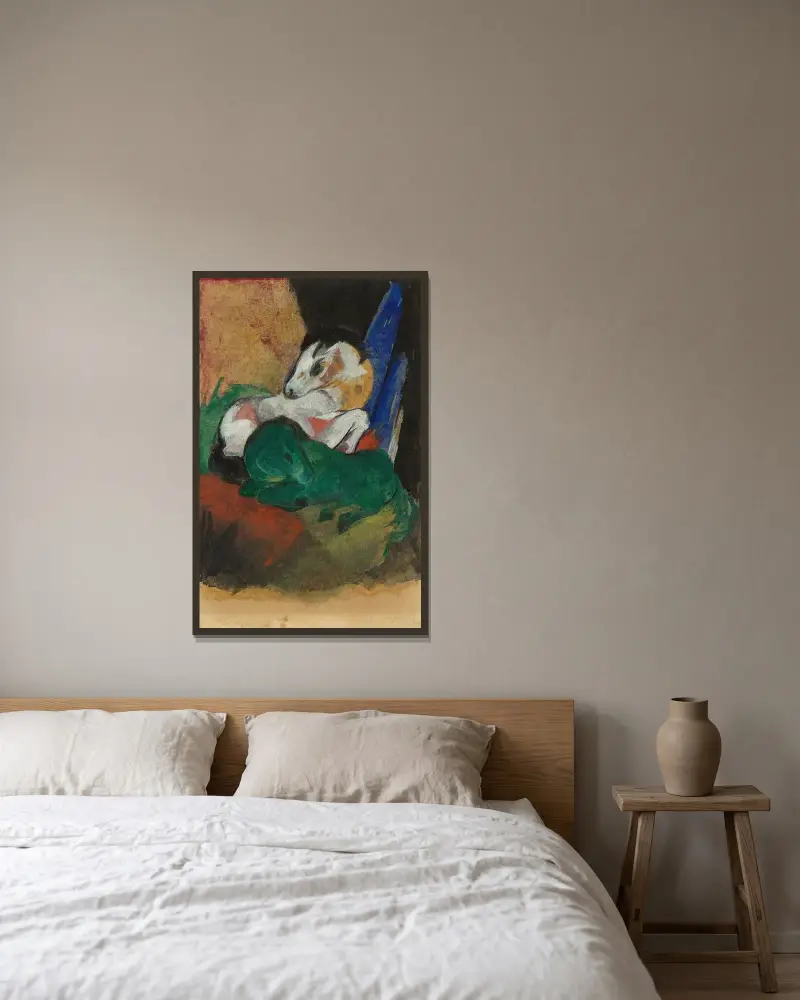 Grünes und weißes Pferd von Franz Marc gerahmt an einer Wand