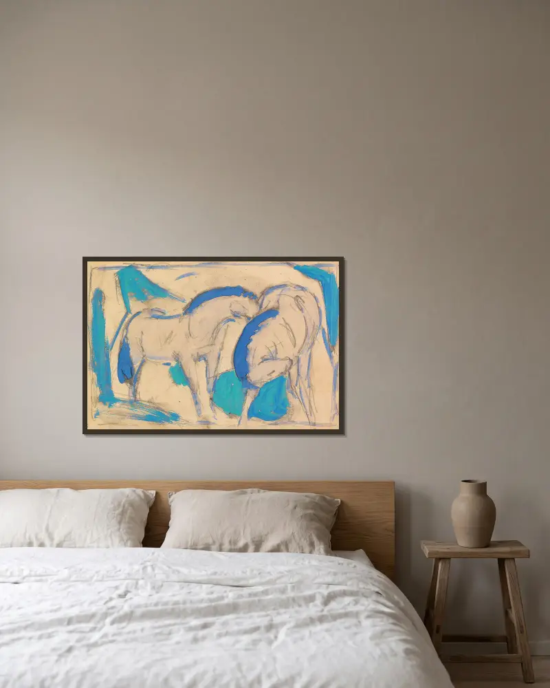 Zwei Pferde, blaugrün von Franz Marc gerahmt an einer Wand