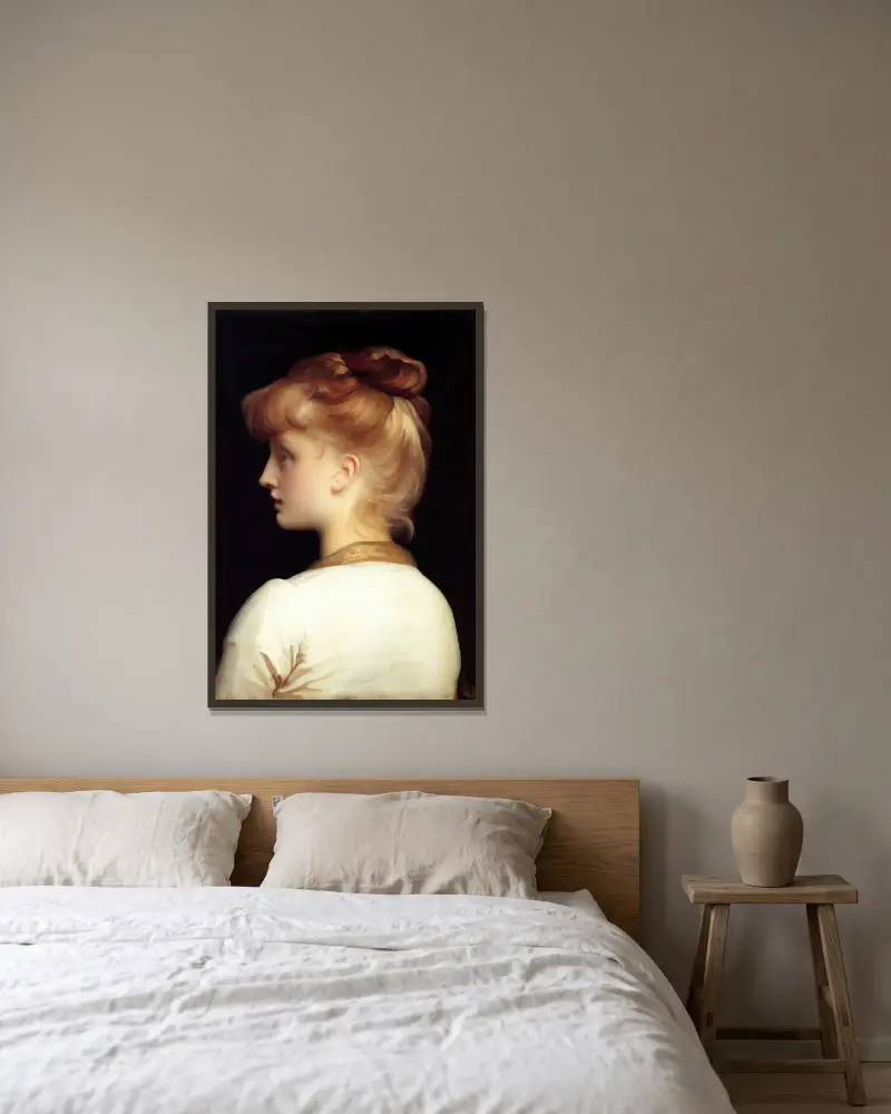 Ein Mädchen von Frederic Leighton gerahmt an einer Wand