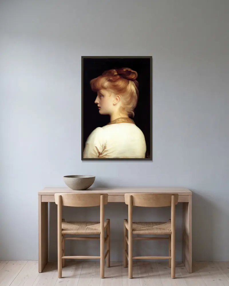 Ein Mädchen von Frederic Leighton gerahmt an einer Wand