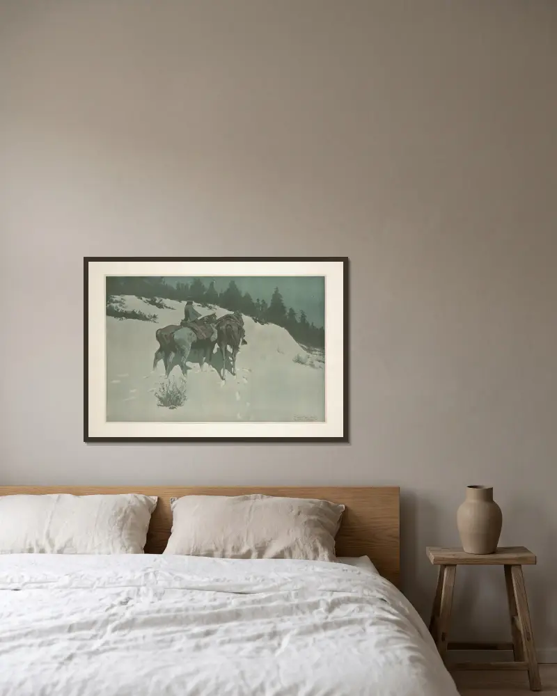 En spaning: en kavalleriofficer med sin vite spejare som i månsken skådar fientligt indianområde av Frederic Remington inramad på en vägg