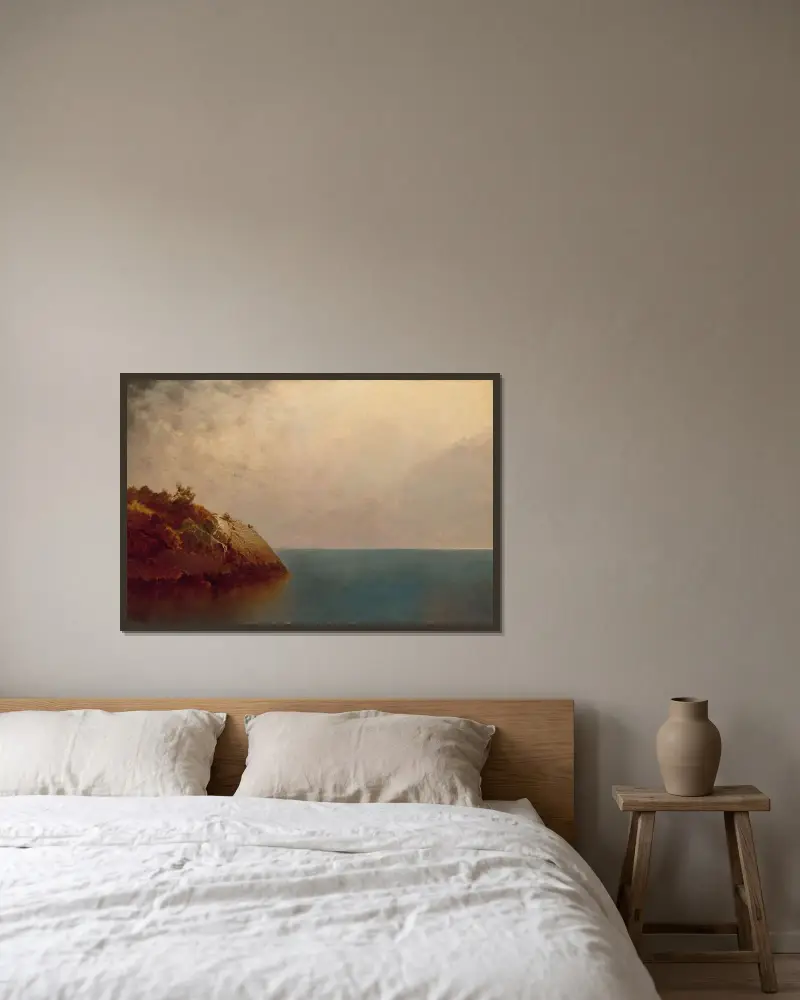 En dimmig himmel av John Frederick Kensett inramad på en vägg