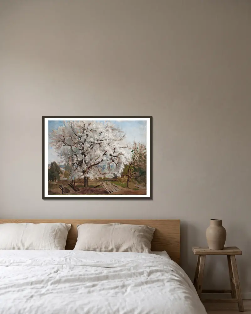Apfelbaum in Blüte von Carl Fredrik Hill gerahmt an einer Wand