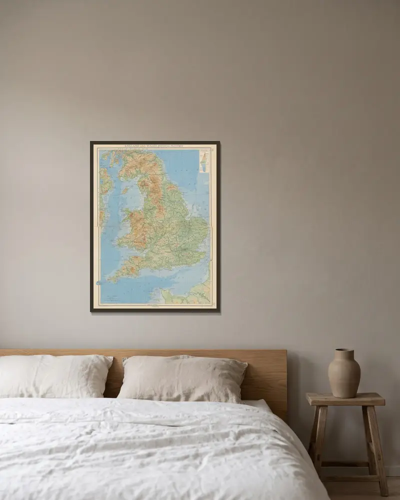 England and Wales – Physical Features av John George Bartholomew inramad på en vägg
