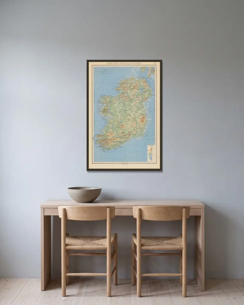 Irland – fysiska egenskaper av John George Bartholomew inramad på en vägg