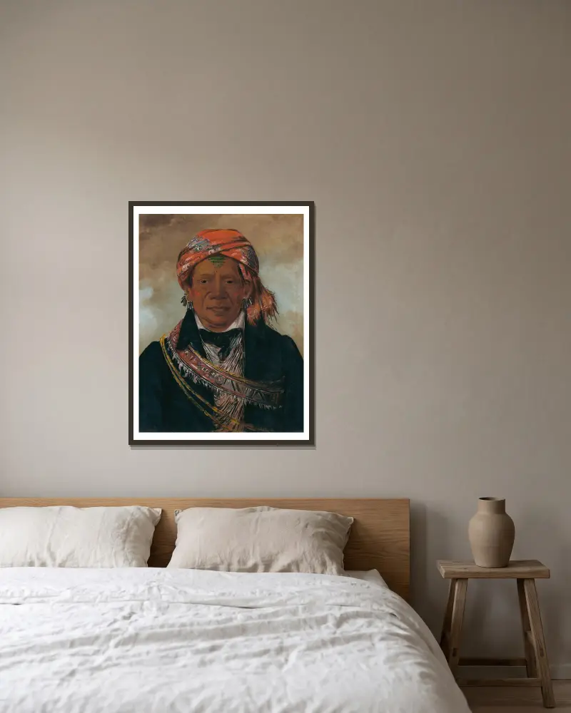 Bód-A-Sin, Chief of The Tribe av George Catlin inramad på en vägg