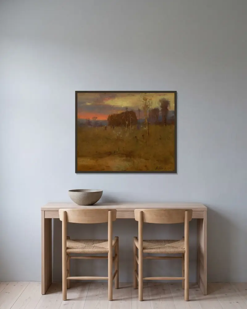 Efterglöd över ängen av George Inness inramad på en vägg