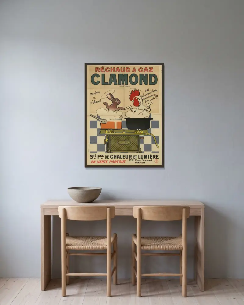 Réchaud à gaz Clamond. Société française de chaleur et lumière, 22, rue Drouot, Paris. lapin, coq av Georges Meunier inramad på en vägg