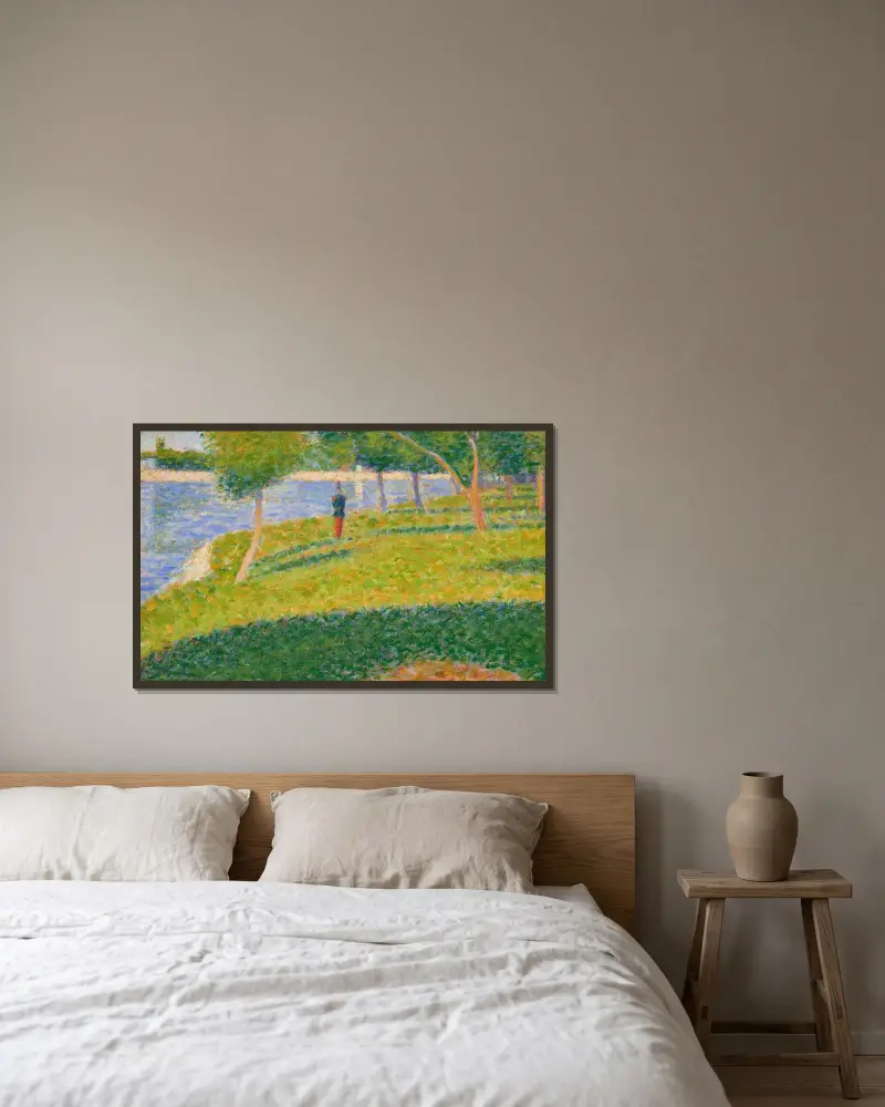 Le Saint-Cyrien, Georges Seurat v rámu na stěně