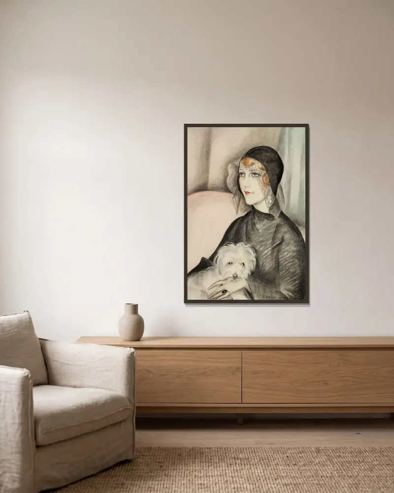 Ung kvinna med svart klockhatt och liten vit sköthund av Gerda Wegener inramad på en vägg