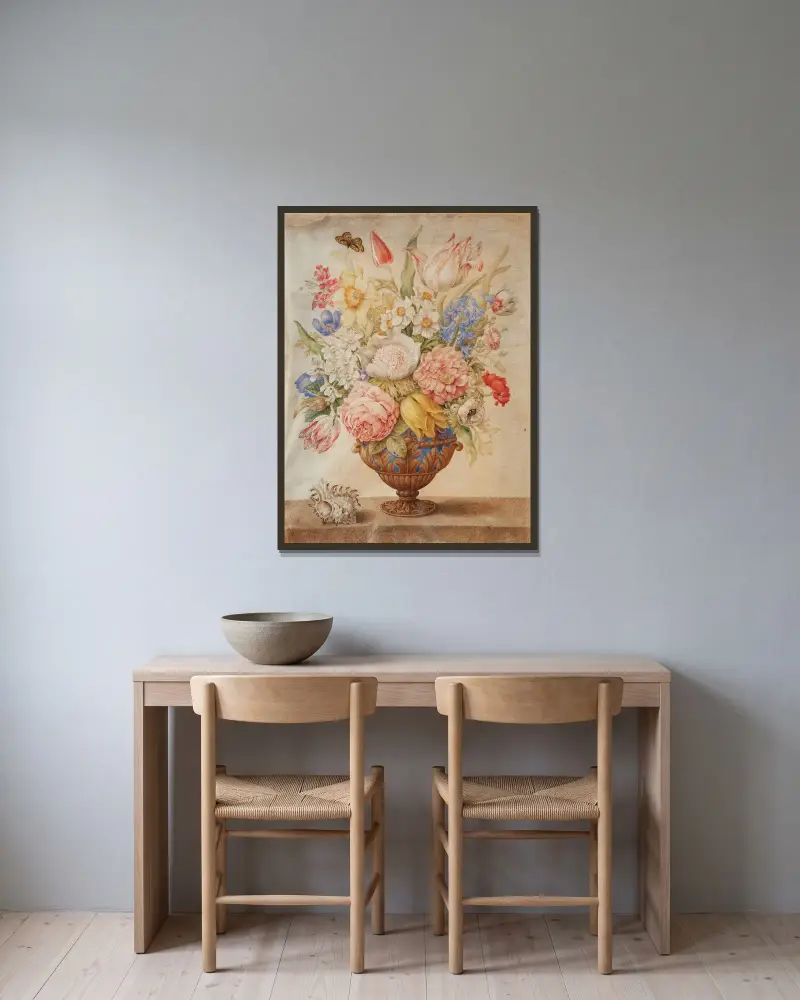 Blumen in einer Vase aus Lapislazuli auf einem Marmortisch mit einer Muschel und einem Monarchfalter von Giovanna Garzoni gerahmt an einer Wand
