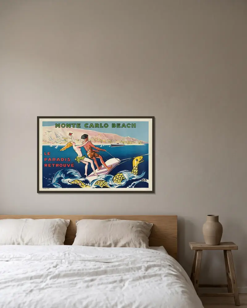 Monte Carlo Beach av Georges Goursat (Sem) inramad på en vägg