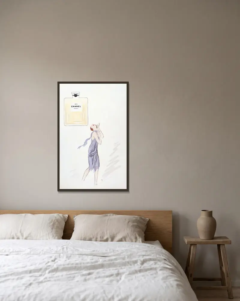 N°5 Chanel Paris av Georges Goursat (Sem) inramad på en vägg