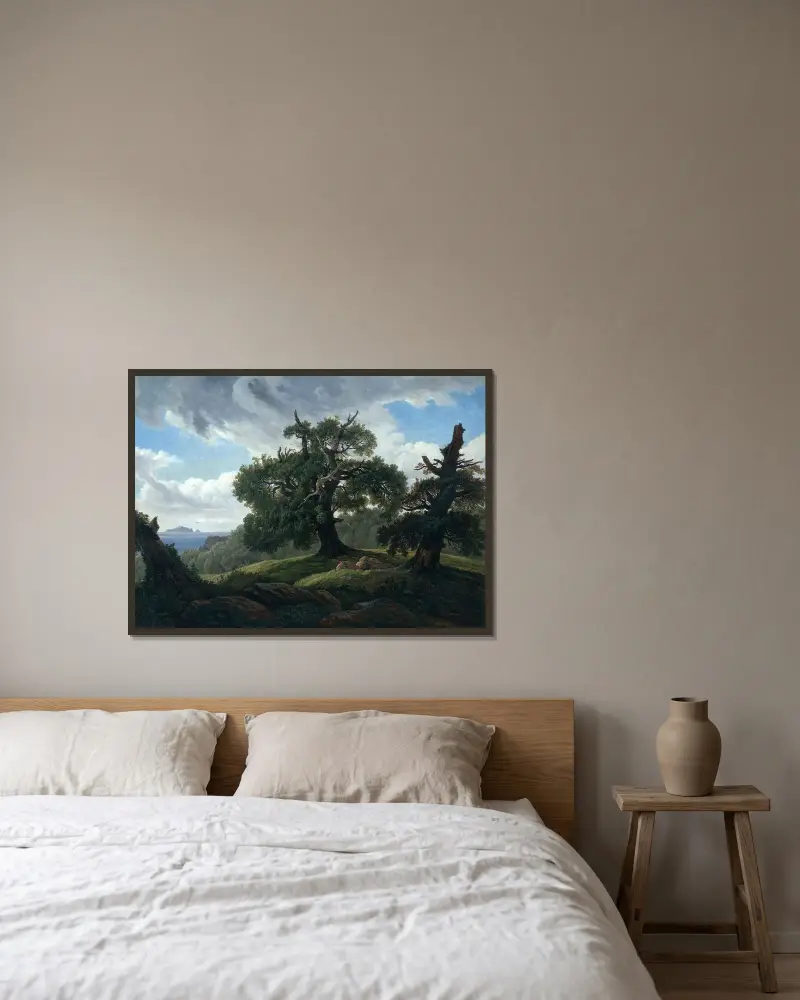Minne av en skogbevuxen ö i Östersjön (Ekar vid havet) av Carl Gustav Carus inramad på en vägg
