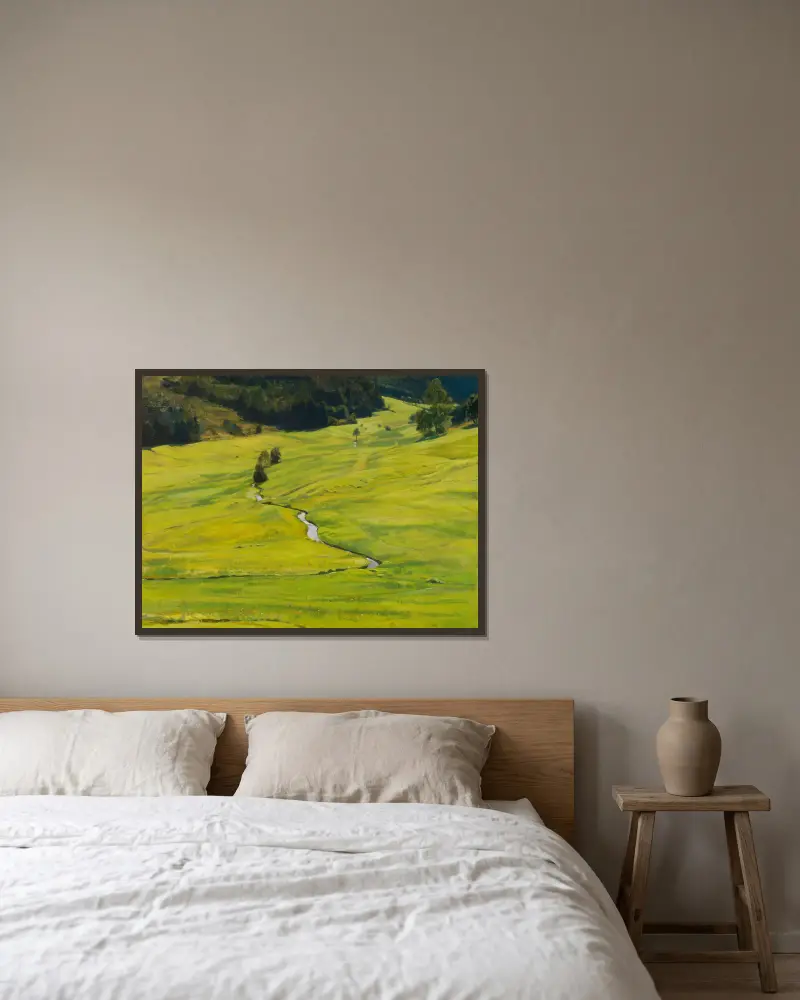 Sonniges Waldtal mit Bach von Gustav Kampmann gerahmt an einer Wand