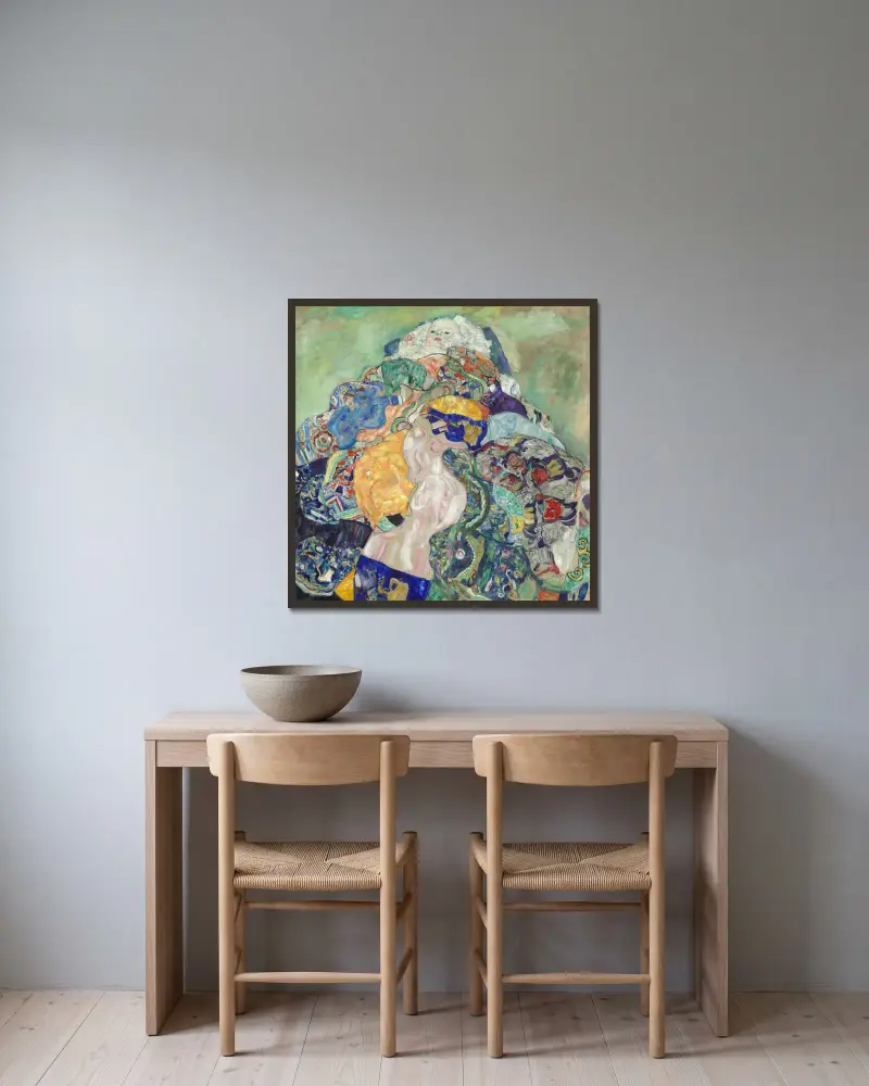 Baby (Wiege) von Gustav Klimt gerahmt an einer Wand