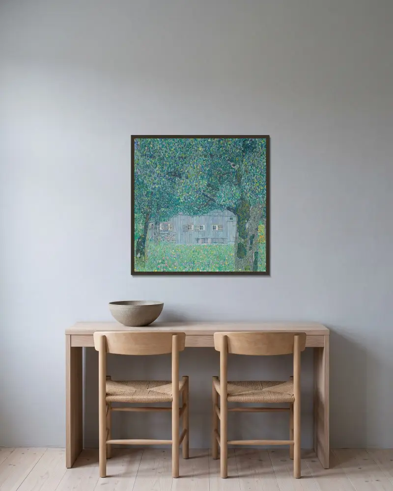 Bauernhaus in Buchberg (Oberösterreichisches Bauernhaus) av Gustav Klimt inramad på en vägg