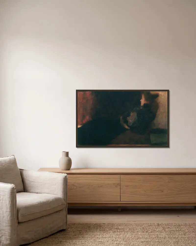 Dame am Kamin av Gustav Klimt inramad på en vägg