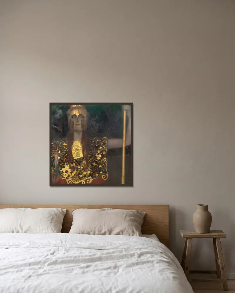Pallas Athene von Gustav Klimt gerahmt an einer Wand