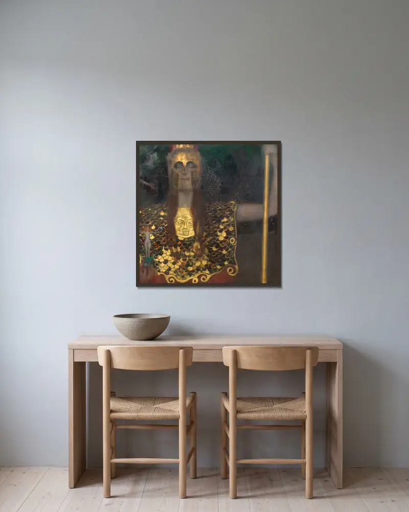 Pallas Athene von Gustav Klimt gerahmt an einer Wand