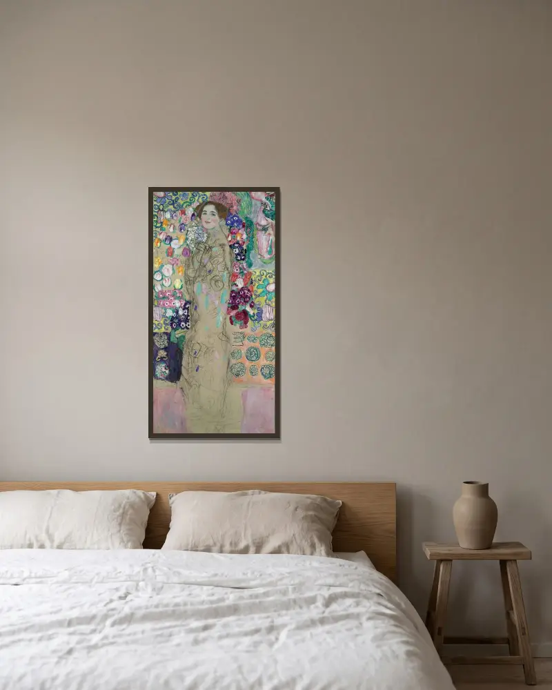Posthumous Portrait of Ria Munk III av Gustav Klimt inramad på en vägg
