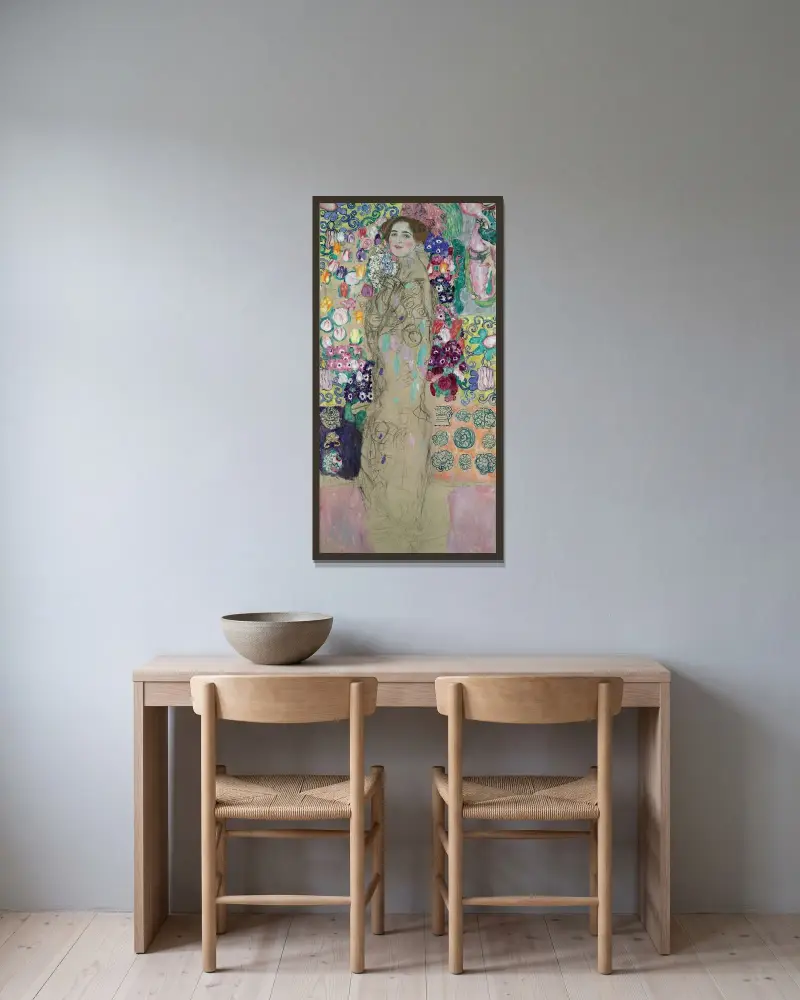Posthumous Portrait of Ria Munk III av Gustav Klimt inramad på en vägg