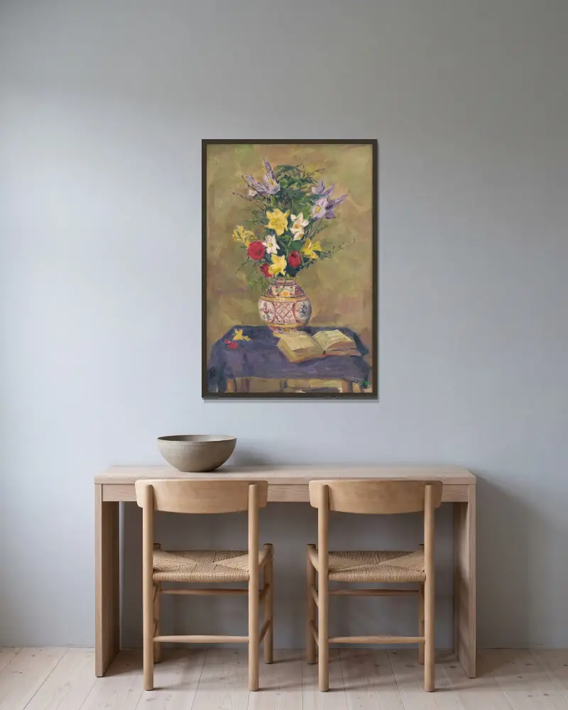 Blommor av Gustáv Mallý inramad på en vägg