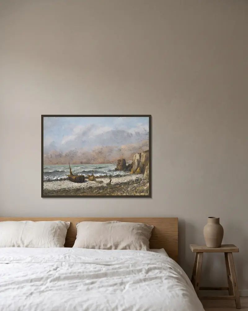 Deux bateaux sur la plage av Gustave Courbet inramad på en vägg