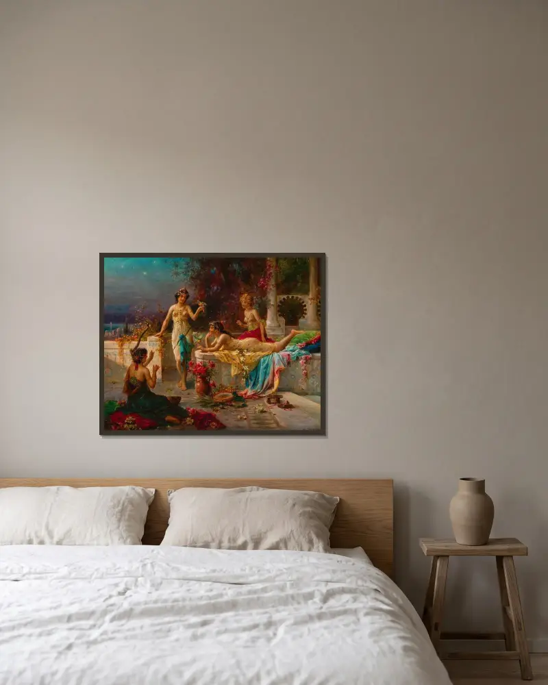 Les odalisques av Hans Zatzka inramad på en vägg