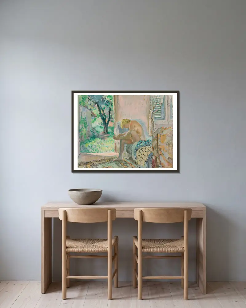 Nu Assis Sur Un Canapé Près De La Fenêtre av Henri Lebasque inramad på en vägg