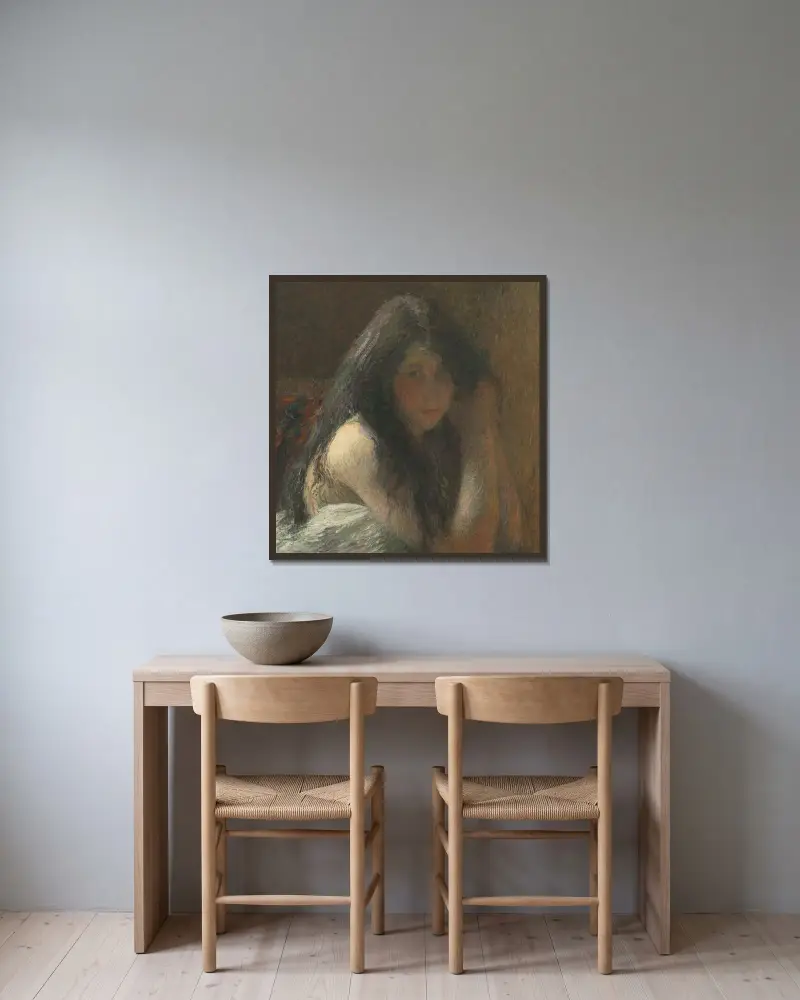 Ung kvinna som kammar sig av Henri Martin inramad på en vägg