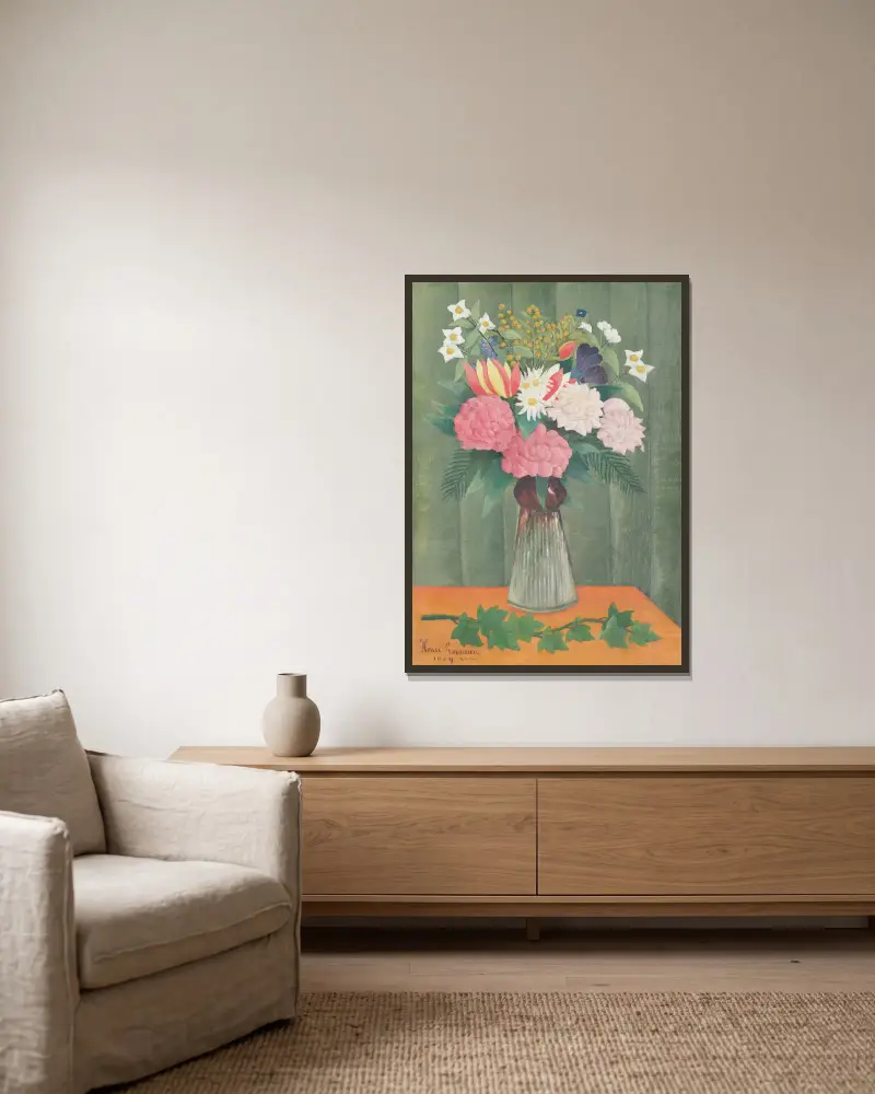 Flowers in a Vase av Henri Rousseau inramad på en vägg