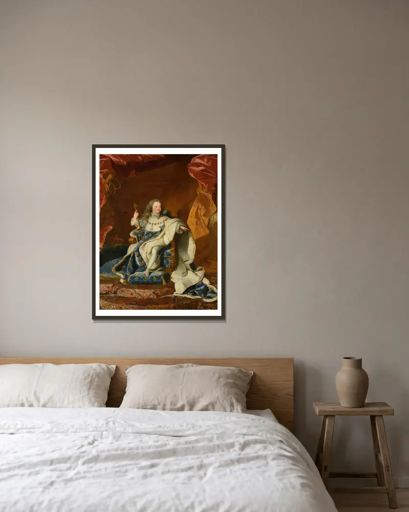Louis XV, roi de France et de Navarre av Hyacinthe Rigaud inramad på en vägg