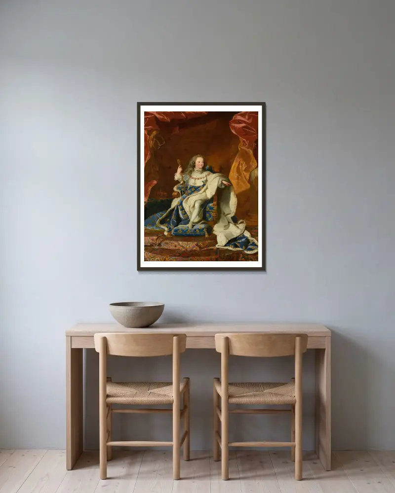 Louis XV, roi de France et de Navarre av Hyacinthe Rigaud inramad på en vägg