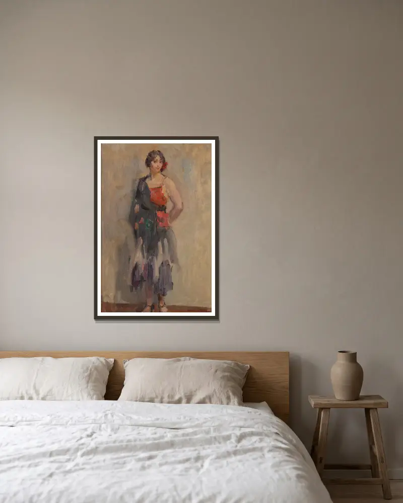 Stehendes Mädchen von Isaac Israëls gerahmt an einer Wand
