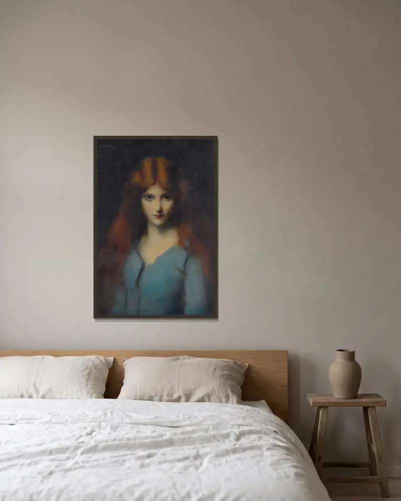 Ung flicka i blå klänning av Jean-Jacques Henner inramad på en vägg