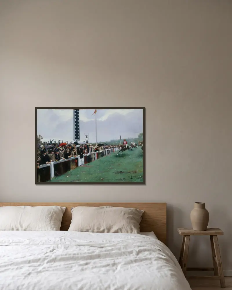 Kapplöpning på Longchamp; ankomst till mål av Jean Béraud inramad på en vägg