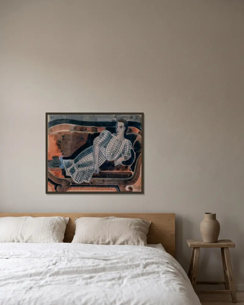 Dam på soffa av Jean Brusselmans inramad på en vägg