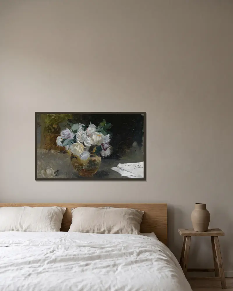 Stillleben mit weißen Rosen von Joaquín Sorolla gerahmt an einer Wand