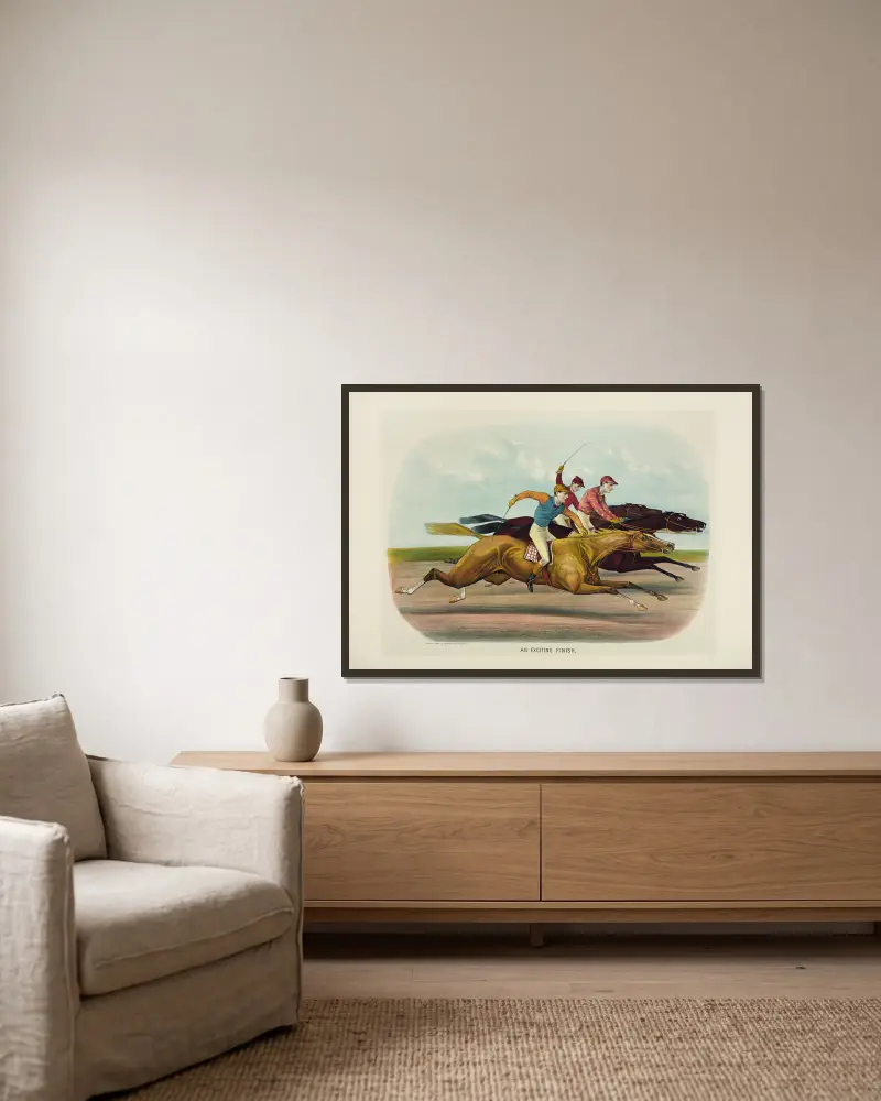Ein spannender Zieleinlauf von John Cameron gerahmt an einer Wand