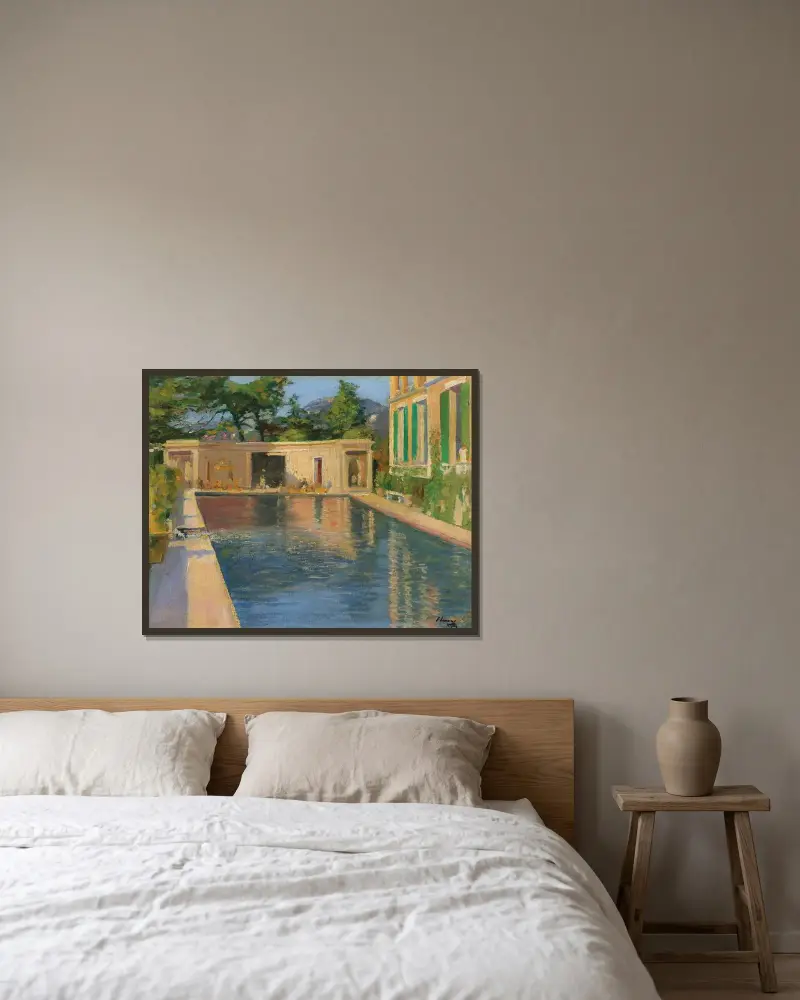 Swimming Pool, Southern France av Sir John Lavery inramad på en vägg