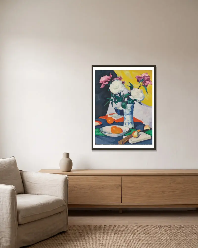 Blumen und Früchte von Samuel John Peploe gerahmt an einer Wand