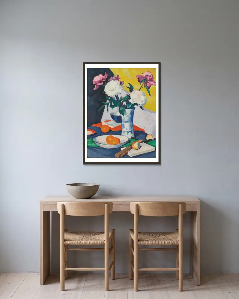 Blumen und Früchte von Samuel John Peploe gerahmt an einer Wand