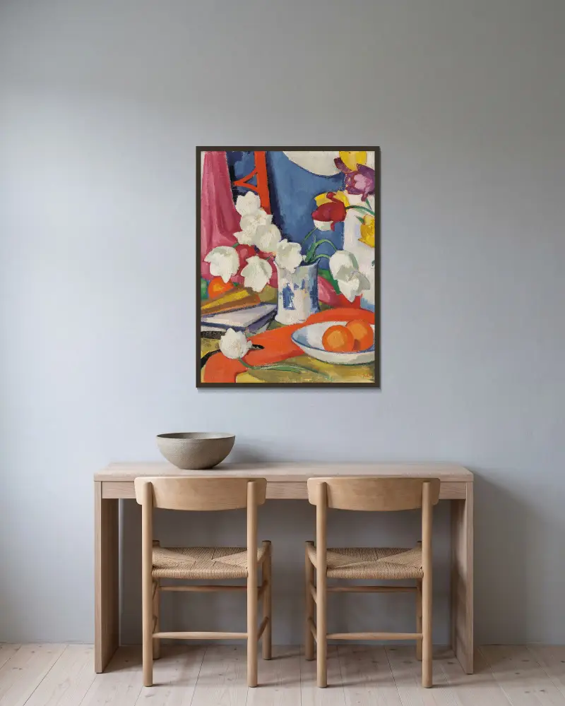 Rote und weiße Tulpen von Samuel John Peploe gerahmt an einer Wand