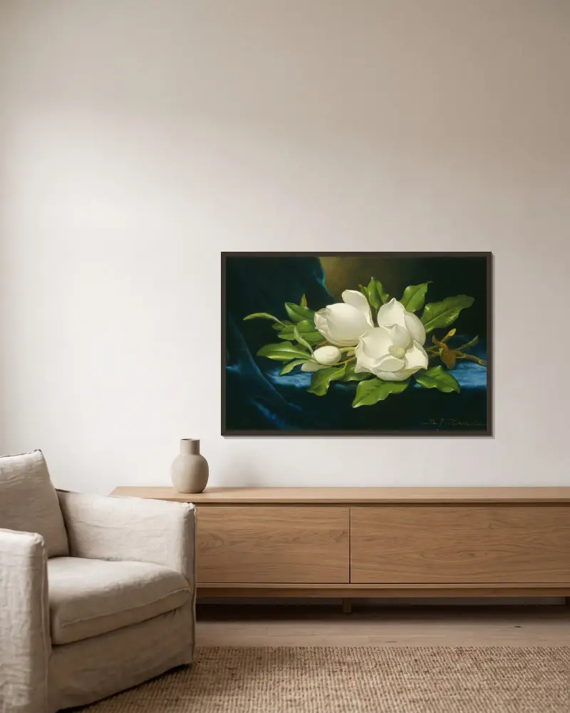 Giant Magnolias on a Blue Velvet Cloth av Martin Johnson Heade inramad på en vägg