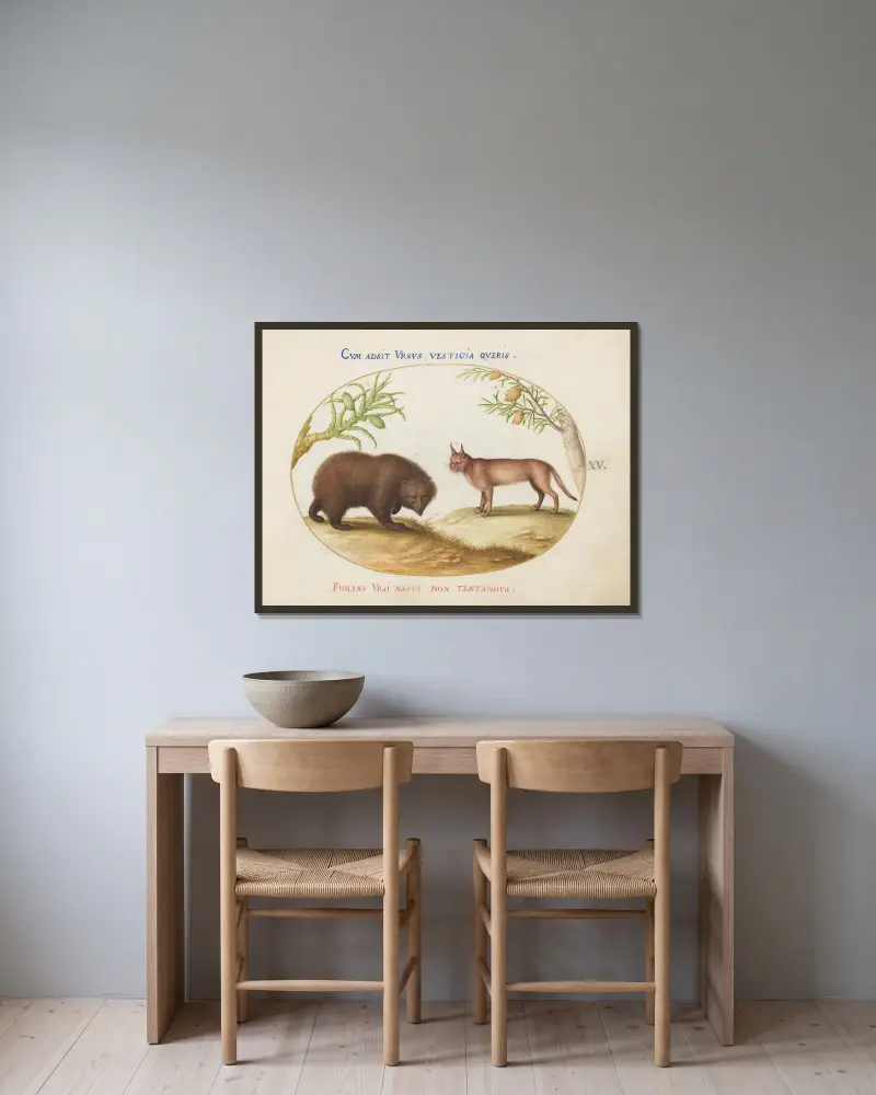 Ein Bär und ein Luchs von Joris Hoefnagel gerahmt an einer Wand
