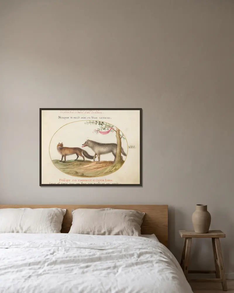 Ein Rotfuchs und ein Wolf von Joris Hoefnagel gerahmt an einer Wand