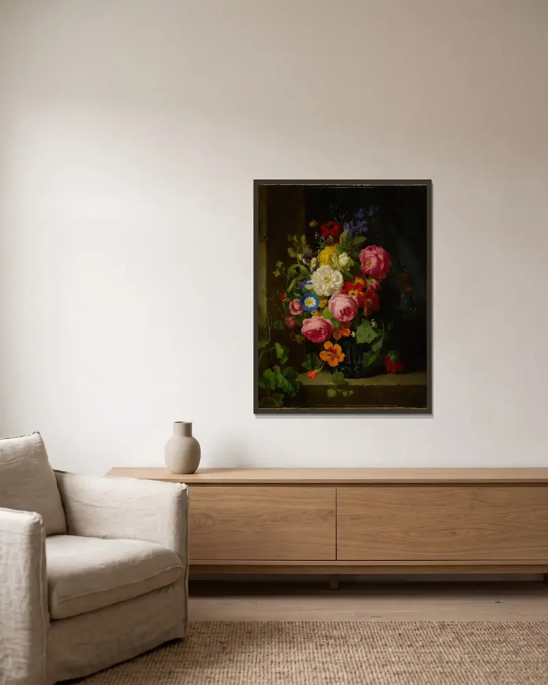 Blumenstillleben in einer blauen Kristallvase von Josef Lauer gerahmt an einer Wand