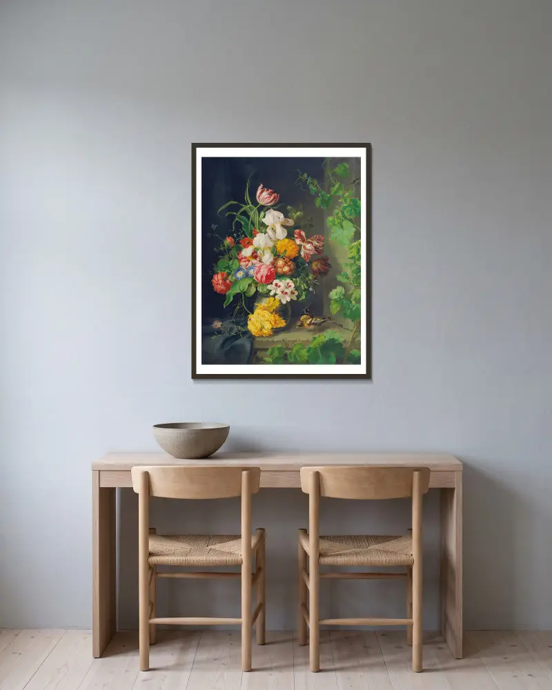 Stillleben mit Blumen, Spatz und Weinreb von Josef Lauer gerahmt an einer Wand
